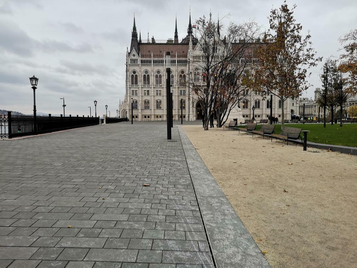 Parliament Alkotmany Utca 4